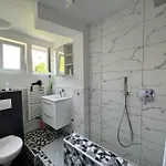 Jennis Bi-bi 2 Bedrooms