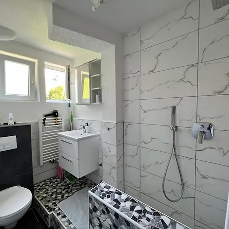 Jennis Bi-bi 2 Bedrooms